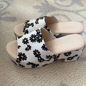 Altered State Platform Daisy Sandals